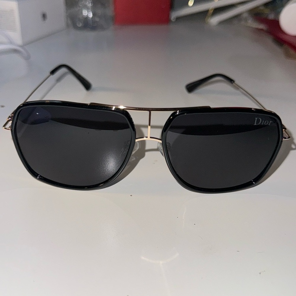 SUNGLASSES - Picture 1 of 6